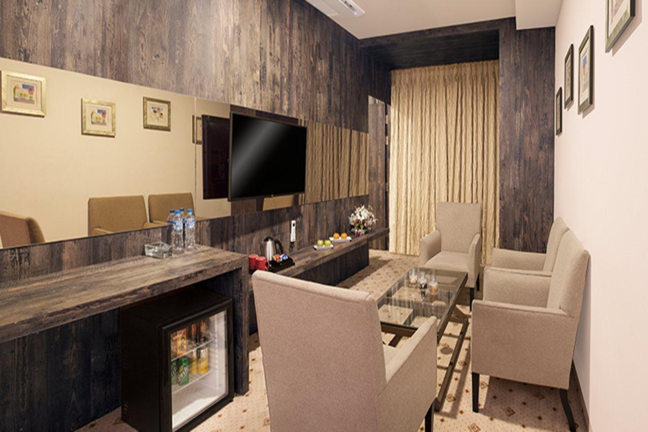 รีเจนตา เซ็นทรัล โฮเต็ล แอนด์ คอนเวนชั่น เซ็นเตอร์ นาคปุระ Hotel ภายนอก รูปภาพ