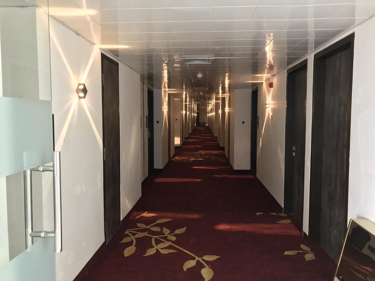 รีเจนตา เซ็นทรัล โฮเต็ล แอนด์ คอนเวนชั่น เซ็นเตอร์ นาคปุระ Hotel ภายนอก รูปภาพ