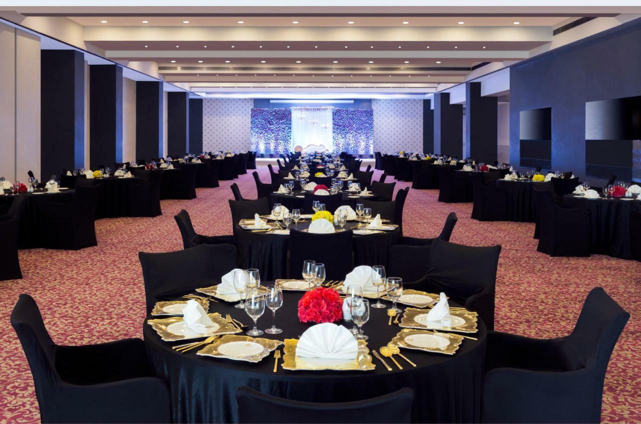 รีเจนตา เซ็นทรัล โฮเต็ล แอนด์ คอนเวนชั่น เซ็นเตอร์ นาคปุระ Hotel ภายนอก รูปภาพ