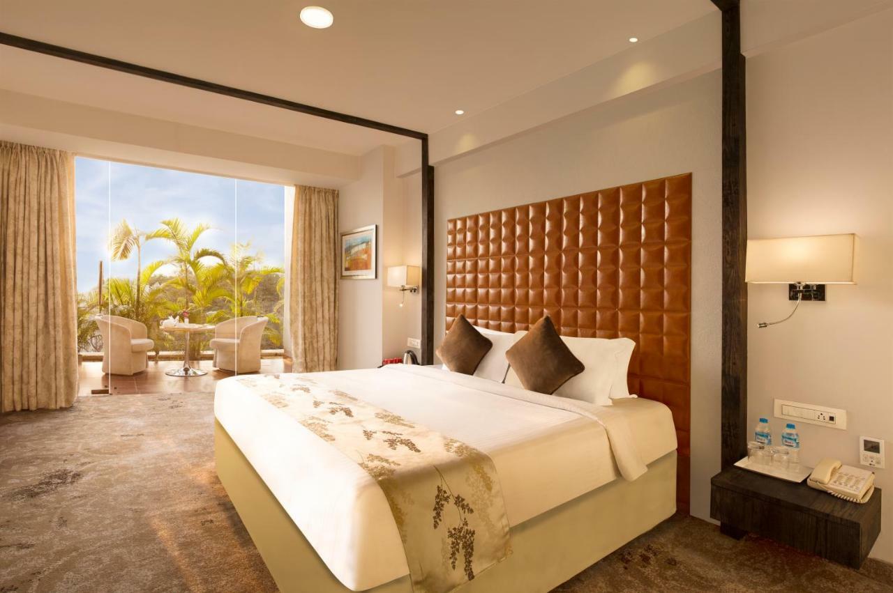 รีเจนตา เซ็นทรัล โฮเต็ล แอนด์ คอนเวนชั่น เซ็นเตอร์ นาคปุระ Hotel ภายนอก รูปภาพ