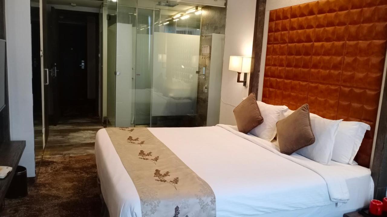 รีเจนตา เซ็นทรัล โฮเต็ล แอนด์ คอนเวนชั่น เซ็นเตอร์ นาคปุระ Hotel ภายนอก รูปภาพ