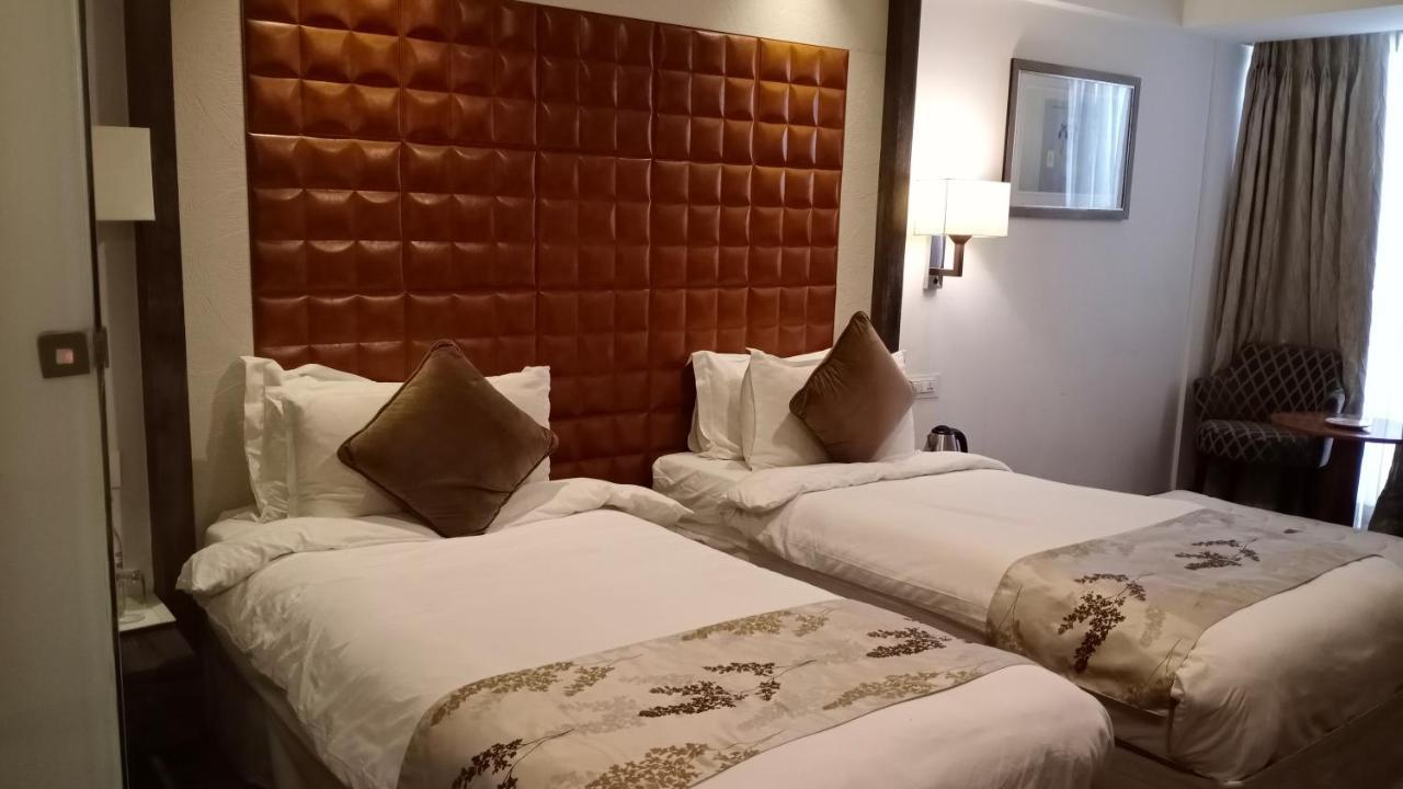 รีเจนตา เซ็นทรัล โฮเต็ล แอนด์ คอนเวนชั่น เซ็นเตอร์ นาคปุระ Hotel ภายนอก รูปภาพ